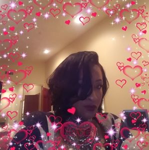 Meet your Posher, Desiree